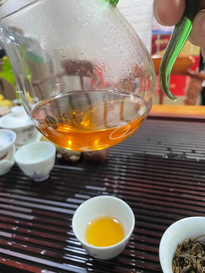 03年福海老班章古树青饼，高级品茶味浓郁#广州头条#