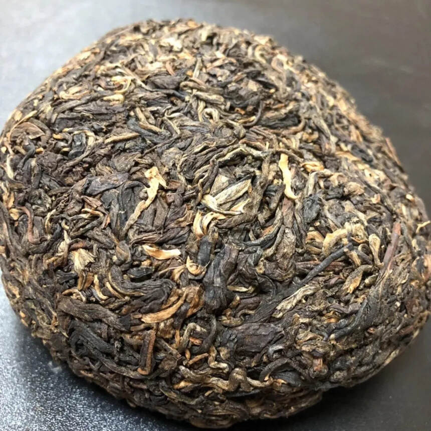 福禄茶 99年的
茶汤厚实爽滑，香气浓郁，回甘明显，