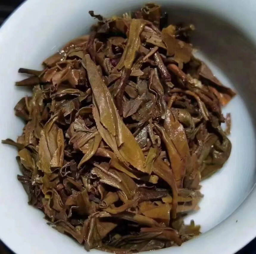 #茶生活# 勐海老班章#普洱茶# 挂杯香明显，蜜韵回