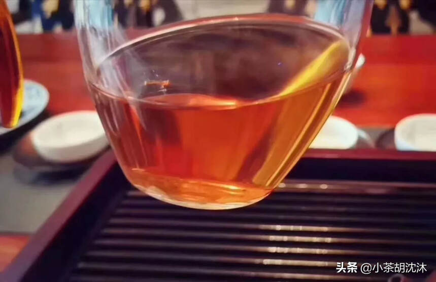 2004年班章野生茶王（中茶）
是早期马来西亚茶商在