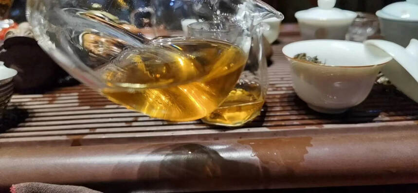#普洱茶# 2012年的邦崴，淡淡梅子香，回甘明显，