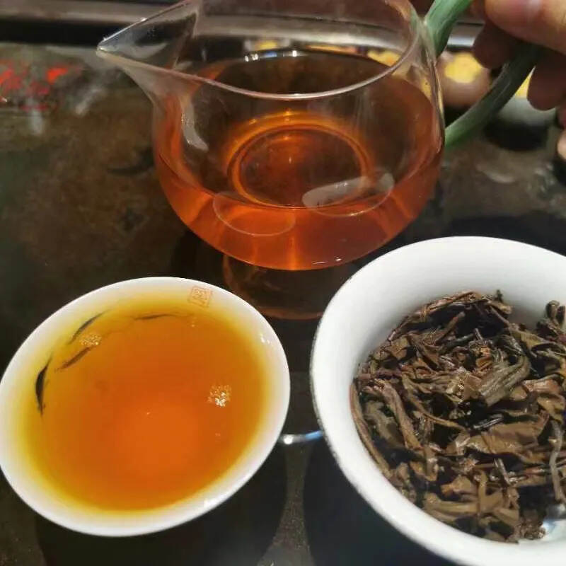 #普洱茶# 99年班章料绿印生茶#茶生活#