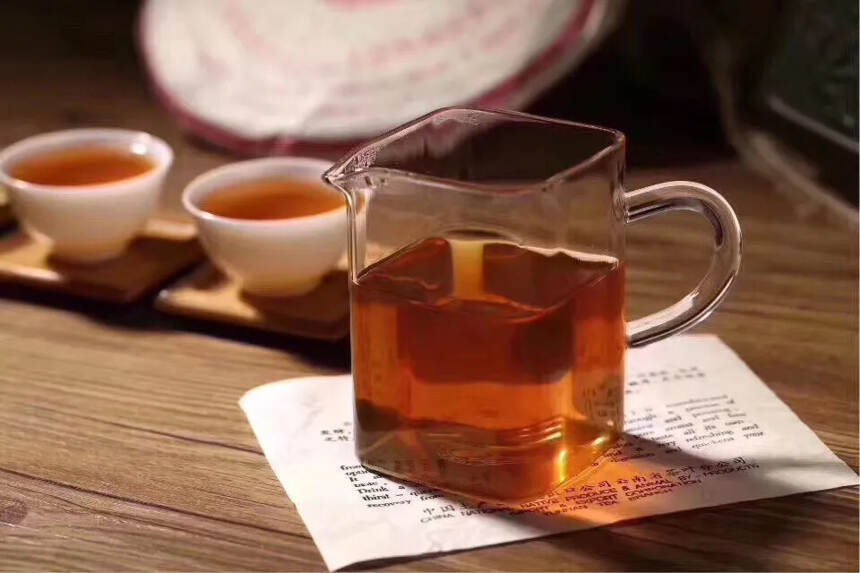 98年中茶牌紫中黄印青饼生茶
1998年中茶黄印大口