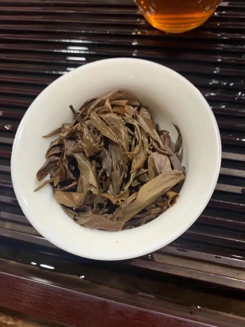 2006年永明茶厂布朗山古树茶纯料
一筐500克，一