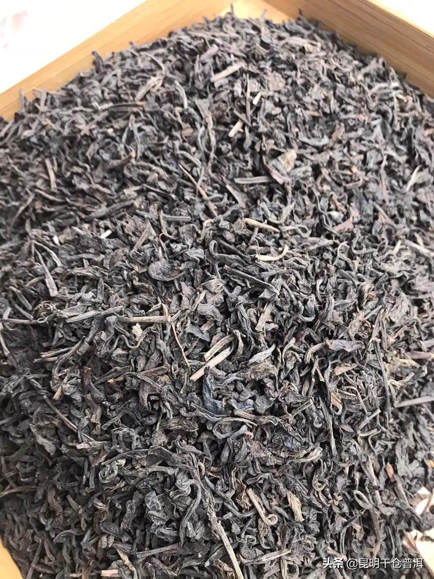 六十年代参香生茶散普洱

参香出现在樟香茶品之中，通