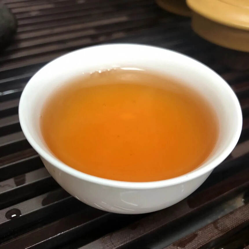 福禄茶 99年的
茶汤厚实爽滑，香气浓郁，回甘明显，