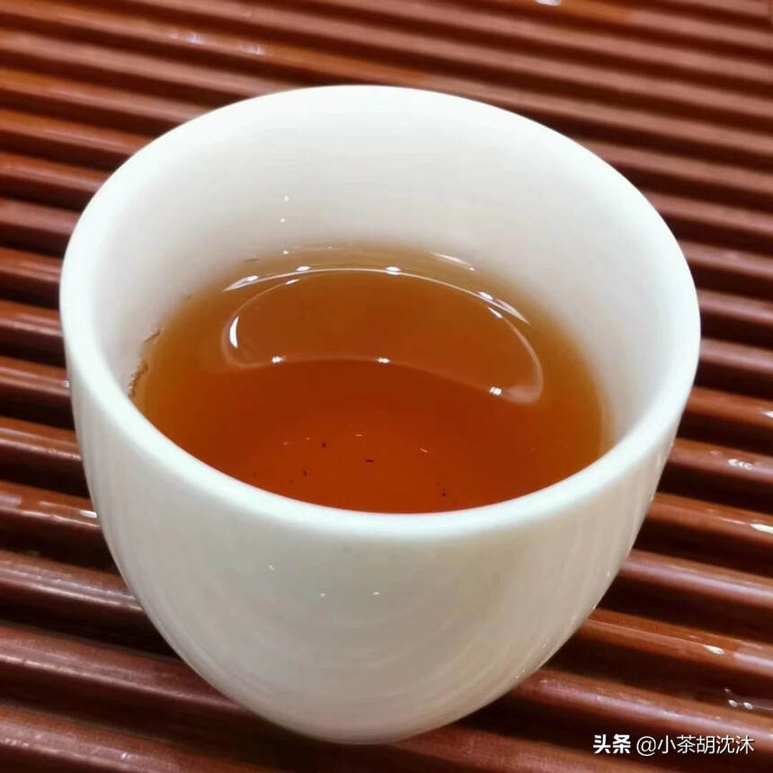 陈香是普洱茶在后期存储陈化过程中，继续发酵所产生的各