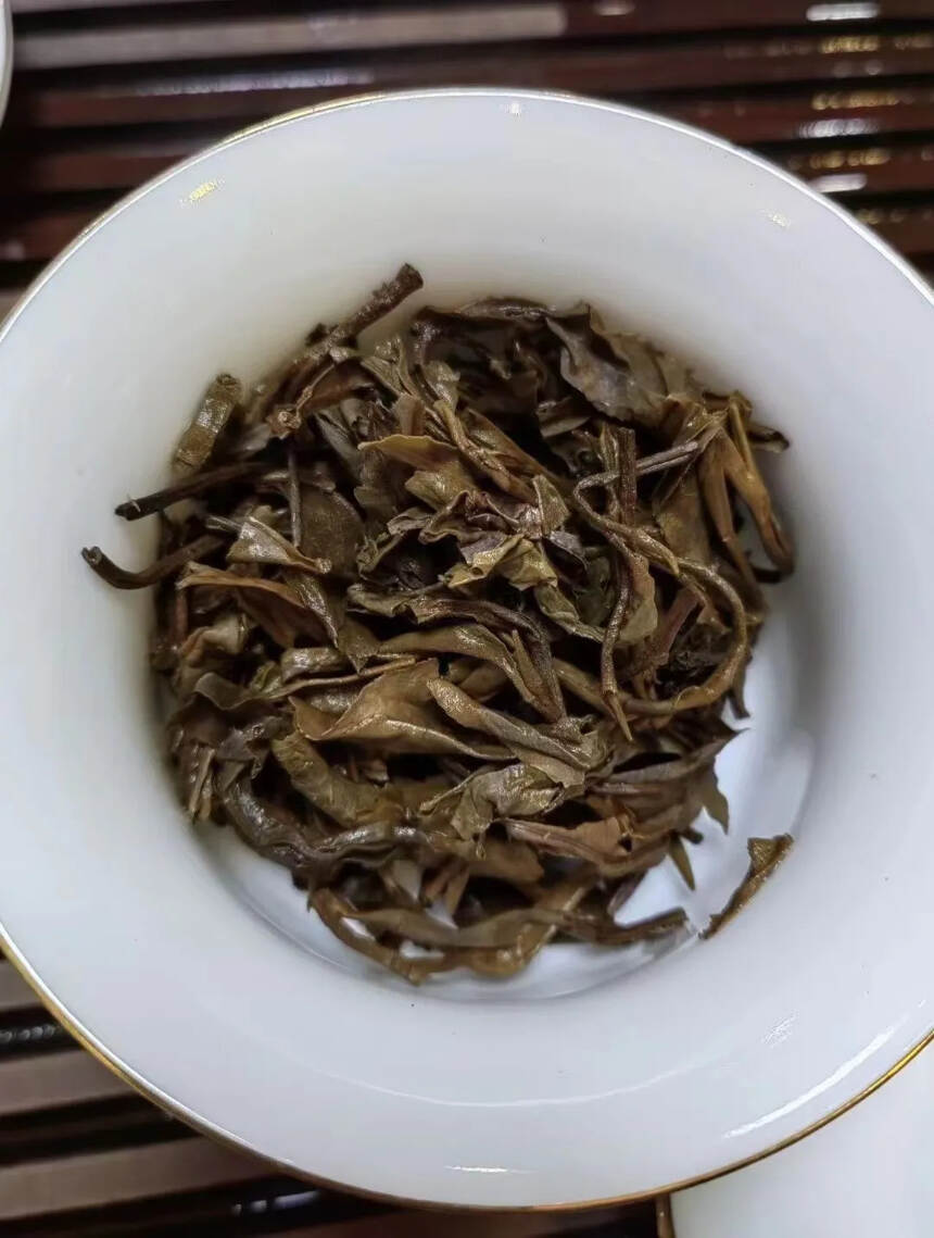 #普洱茶# 2001年珍藏版中茶黄中红印生茶#茶生活