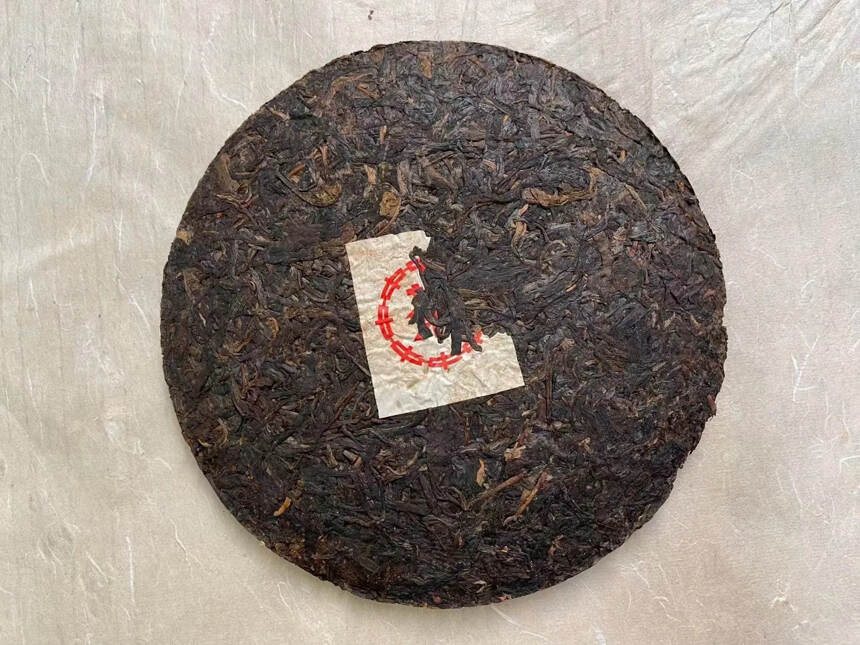 99年昆明茶厂红印铁饼
轻烟香#发现深圳美好# #广