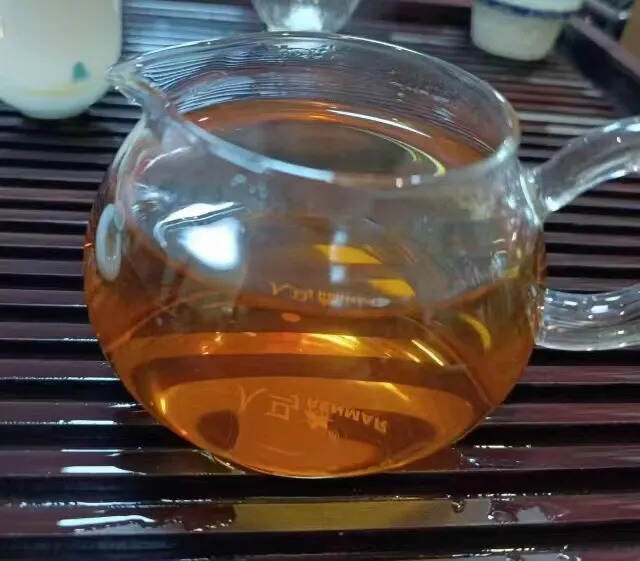 #普洱茶# 2001年珍藏版中茶黄中红印生茶#茶生活