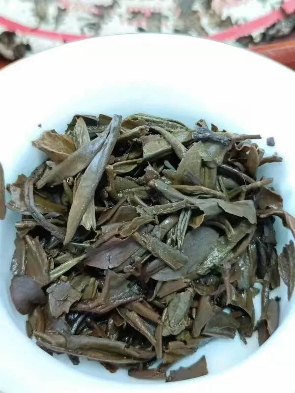 #普洱茶# 
96年凤庆茶厂，苹果绿印青饼，干仓#茶