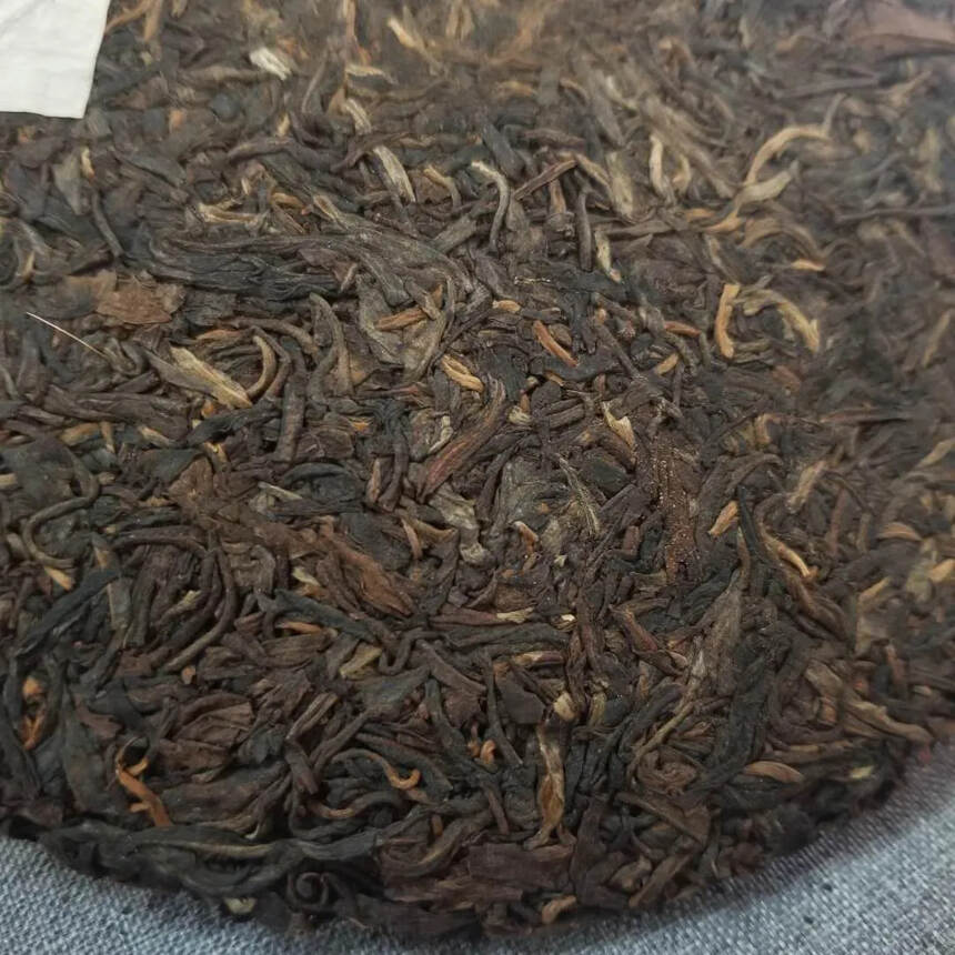 02年勐海茶厂老树圆茶老生茶，繁体厂海王叉，纯干仓老