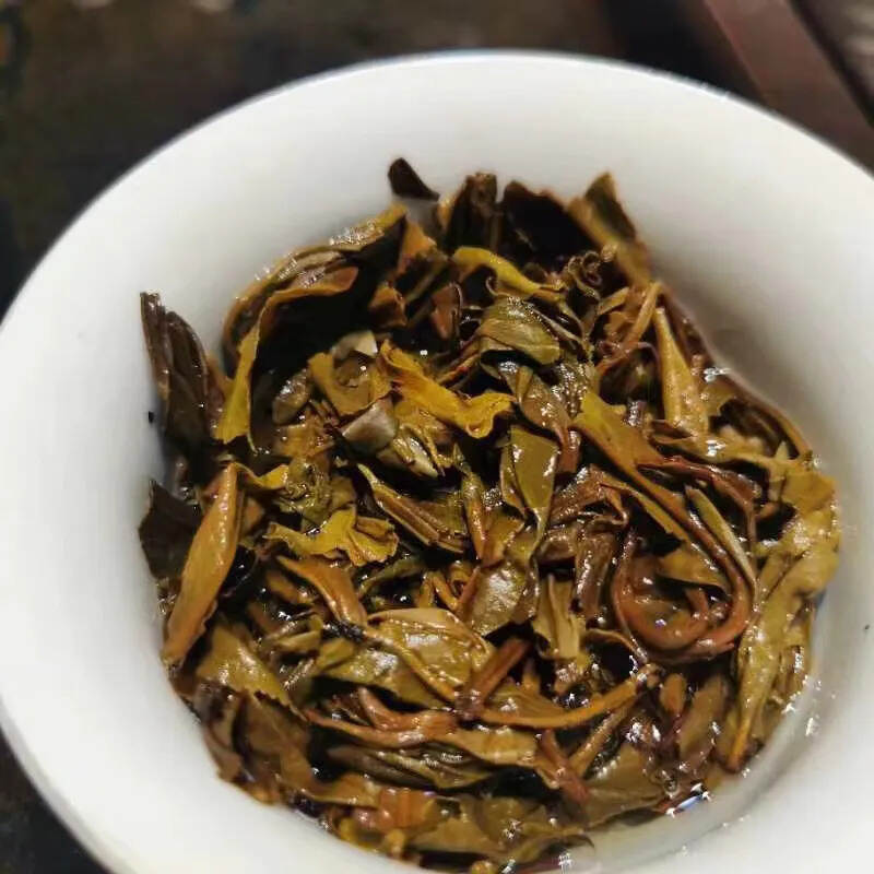 #普洱茶# 03年大红印青饼，布朗山古树茶压制而成#