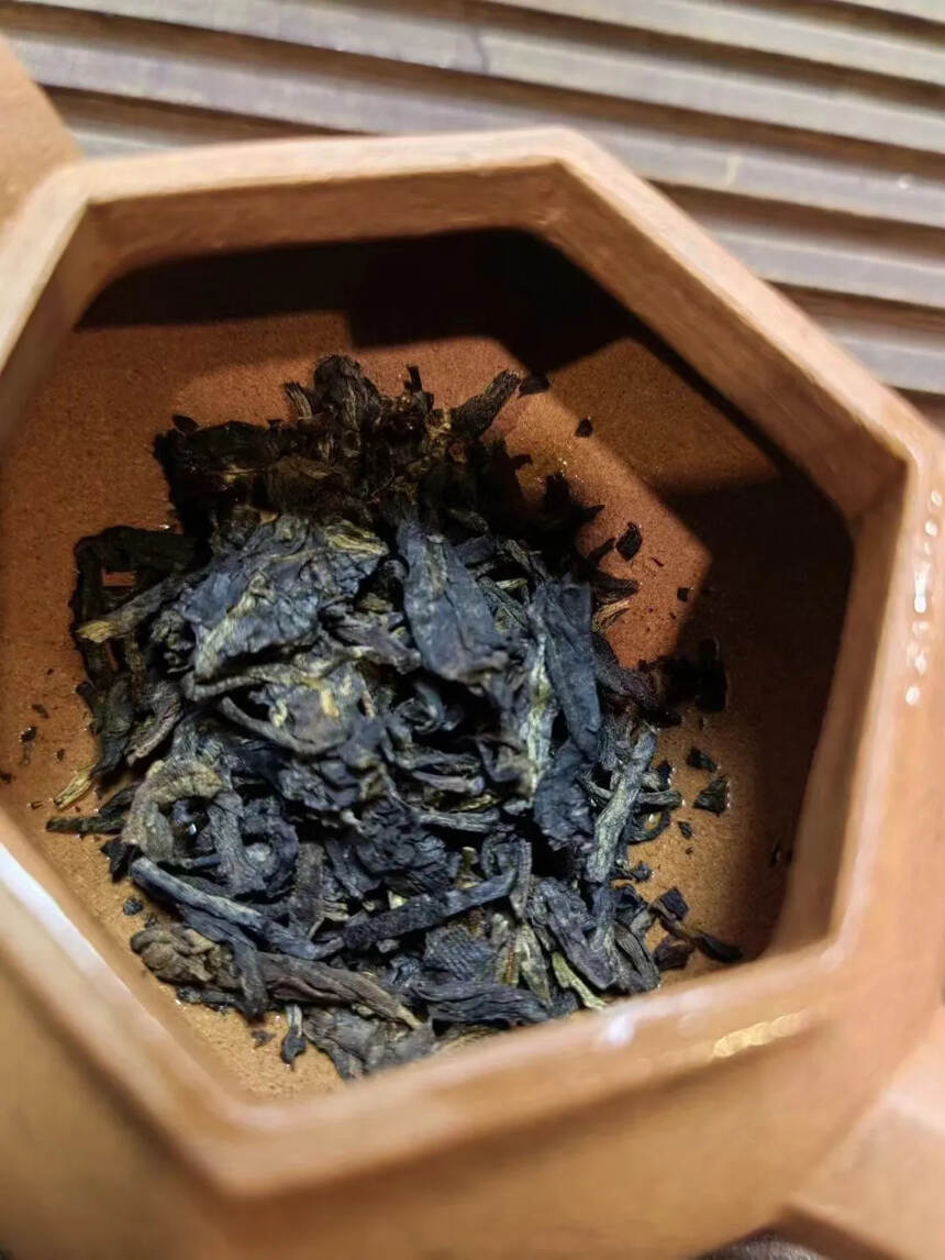 #茶生活# 
2002年福海易武特级品绿大树#普洱茶
