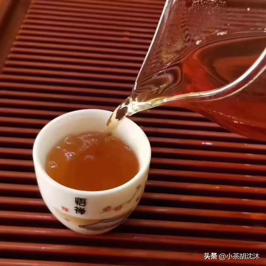 2001年中茶绿印A字饼，思茅王霞定制，带“A”字，