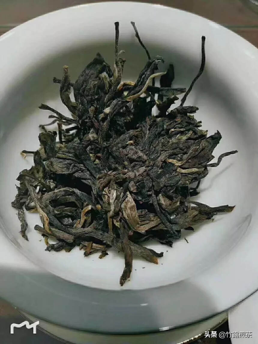 小户赛古树春茶料压制，
       茶评：汤色金黄