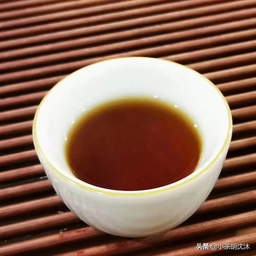 不管你喝过多少款勐海茶厂的生茶或熟茶，但这一款的独特