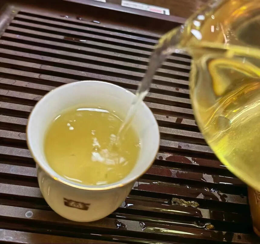 #普洱茶# 2018年南峤茶厂班章茶王青饼#茶生活#