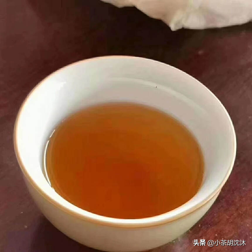 2003年勐海茶厂象山青饼，生茶，象山系列是勐海茶厂