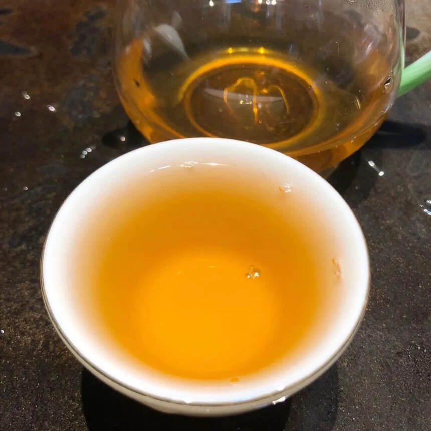 2010年勐库藤条王生茶，香高韵足，好茶不可错过。