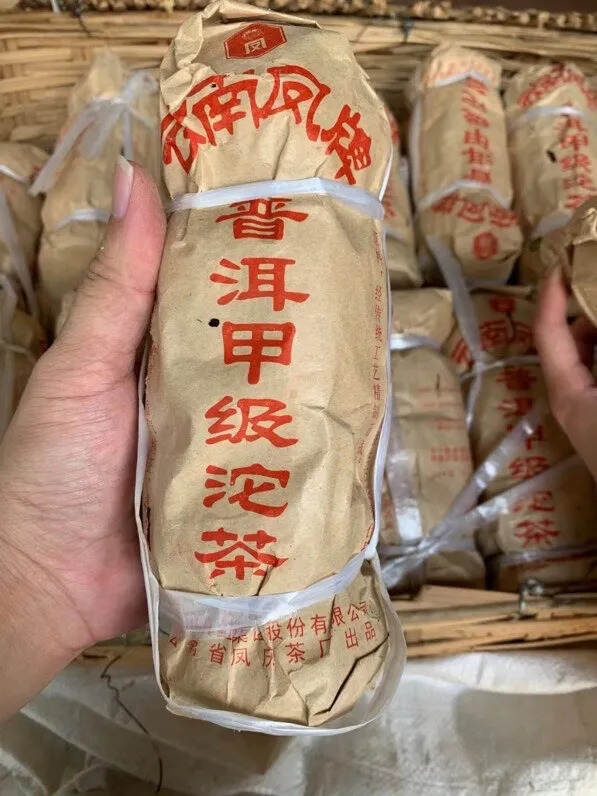 05年凤牌熟茶 首批【普洱甲级沱茶】件，罕见
甘甜醇