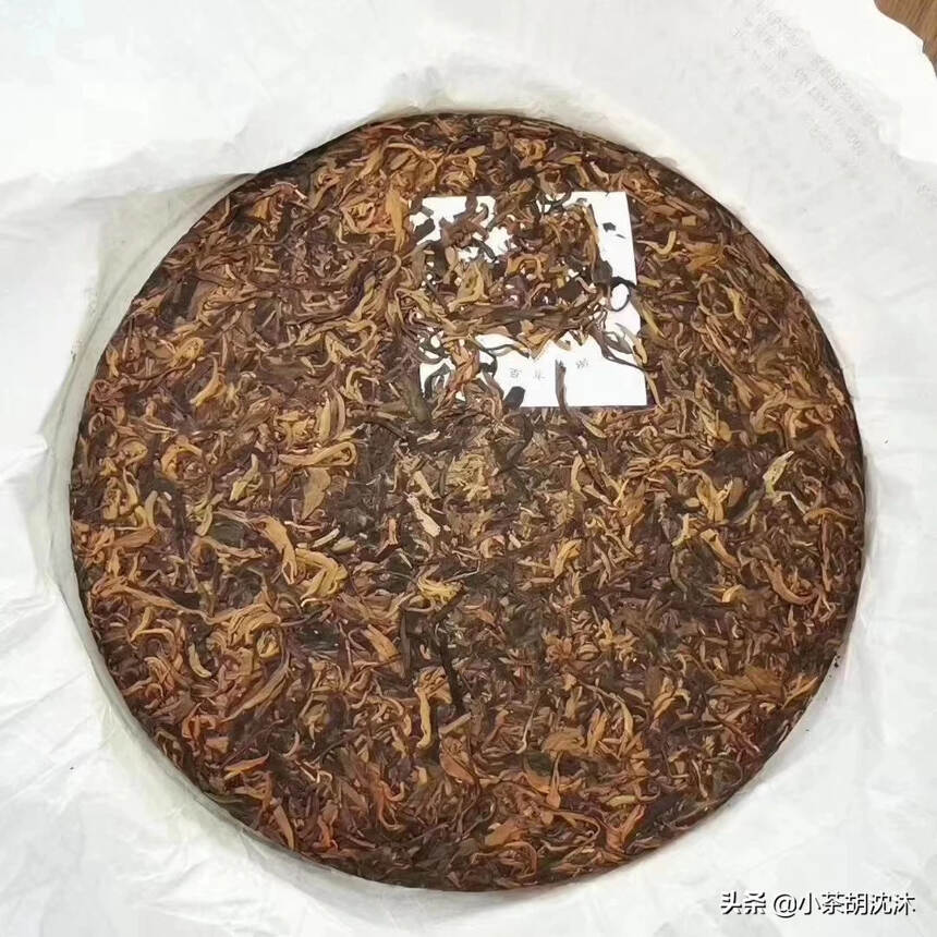 2008年3000克大饼，老班章，生茶。
仓储很好，