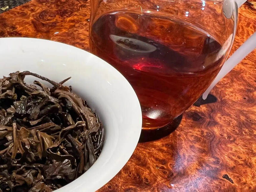 #茶生活# 品味老茶，95年中茶八口中绿印#普洱茶#
