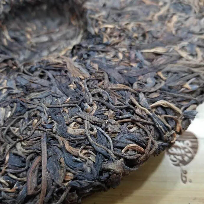 03年班盆古树茶饼～白纸包装，茶农留存