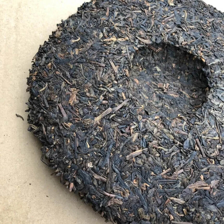 80年代德兰青饼纯干仓好仓储 茶底细条 茶味重 干仓