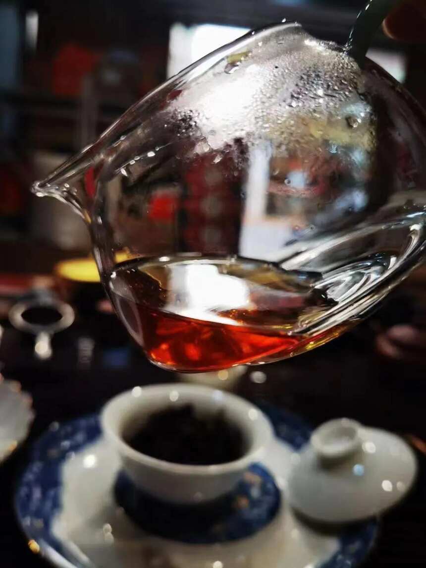 #普洱茶# 一款非常好喝的普洱茶#茶生活# 汤色酒红