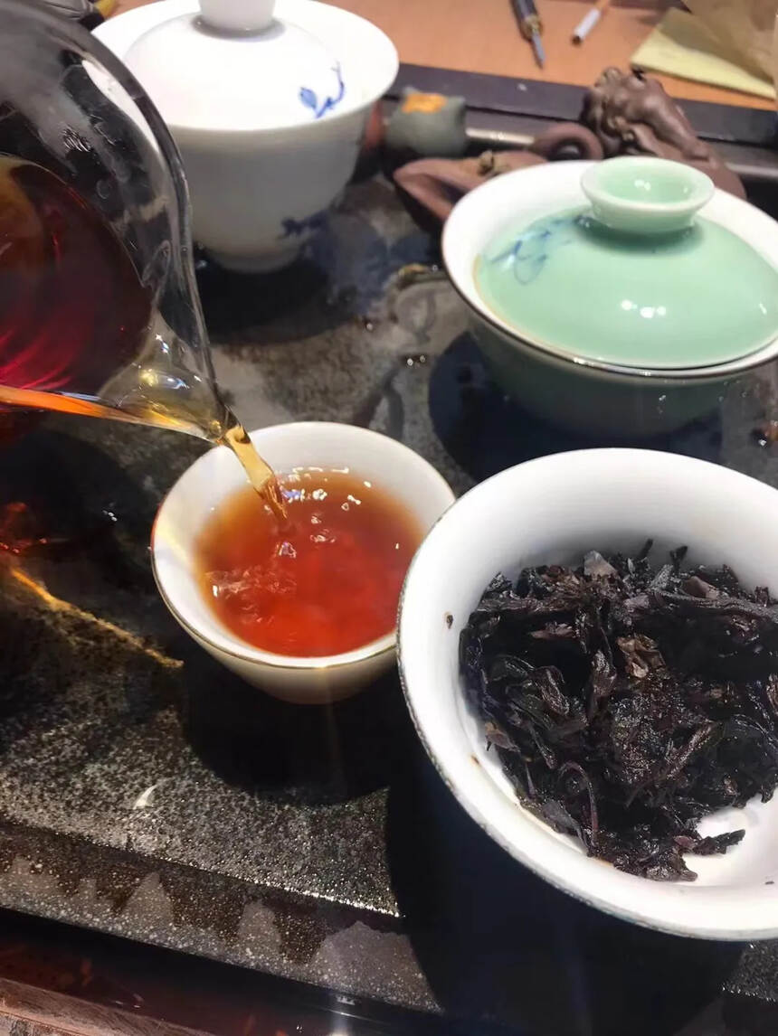 #普洱茶# 80年代老易武茶饼生茶中茶88青#茶生活