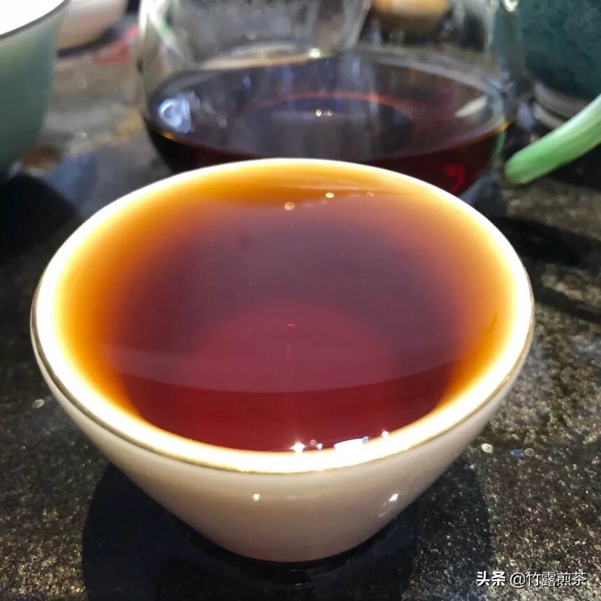 普洱茶老茶头是什么？
“老茶头”是熟茶发酵的产物，由