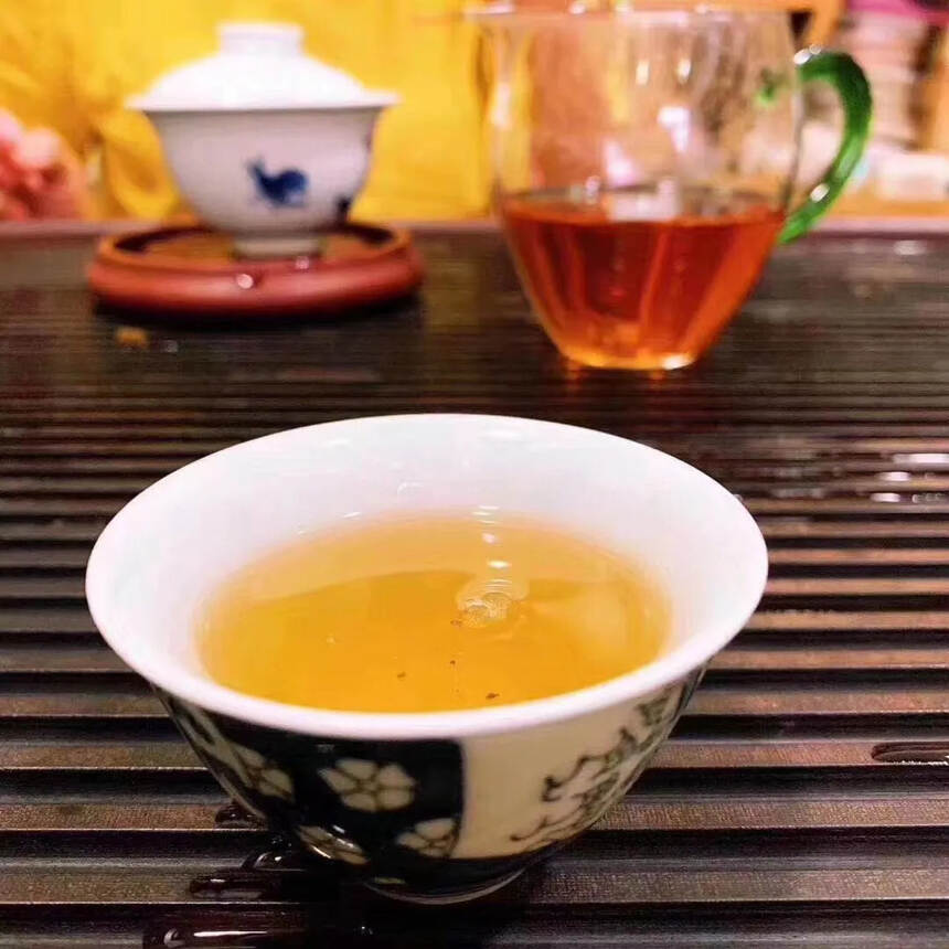 #普洱茶# 04年景谷茶厂，中茶牌白龙青砖250#茶
