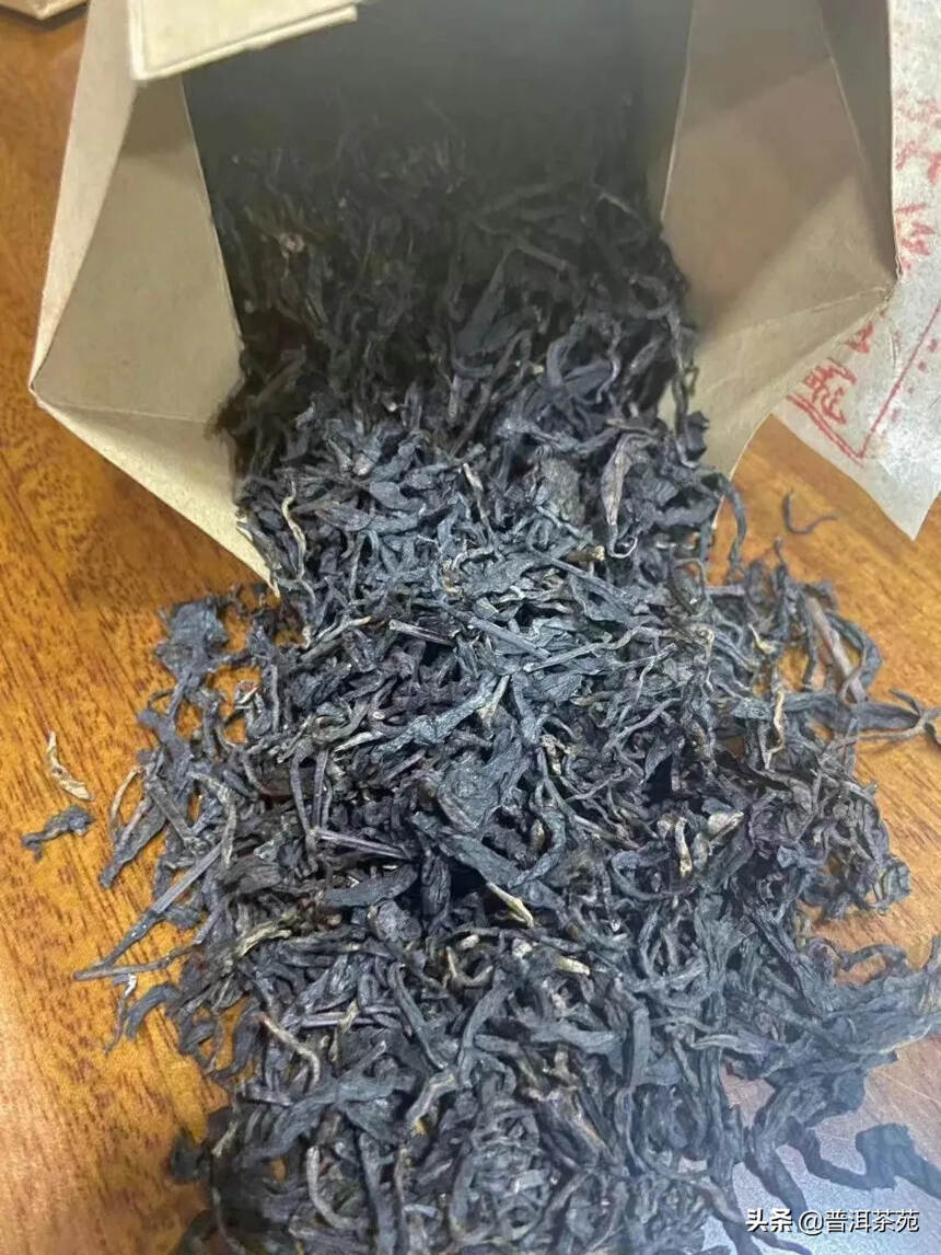 1988年干仓老生茶 ，200克/盒，48盒/件#茶