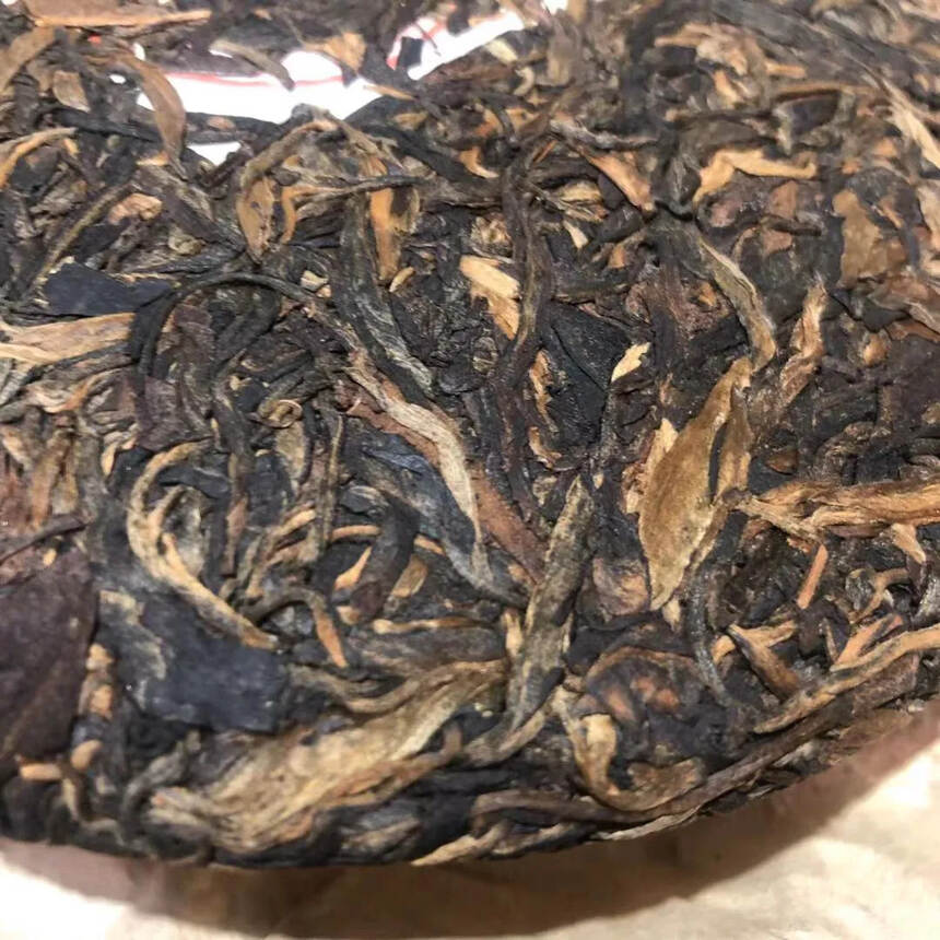 班章有机青饼茶王饼
05年鸿顺昌大白菜#广州头条#