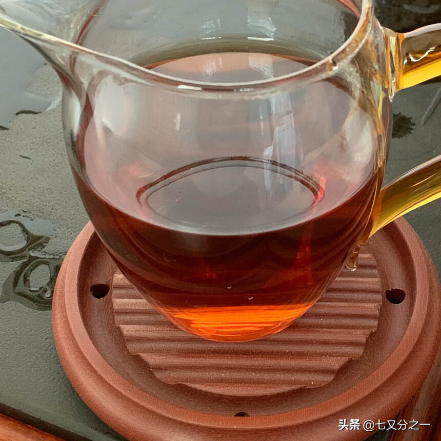 98年老生砖
干仓陈化，陈香足，回甘持久