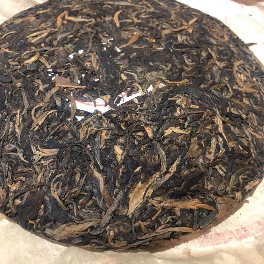 班章有机青饼茶王饼
05年鸿顺昌大白菜#广州头条#