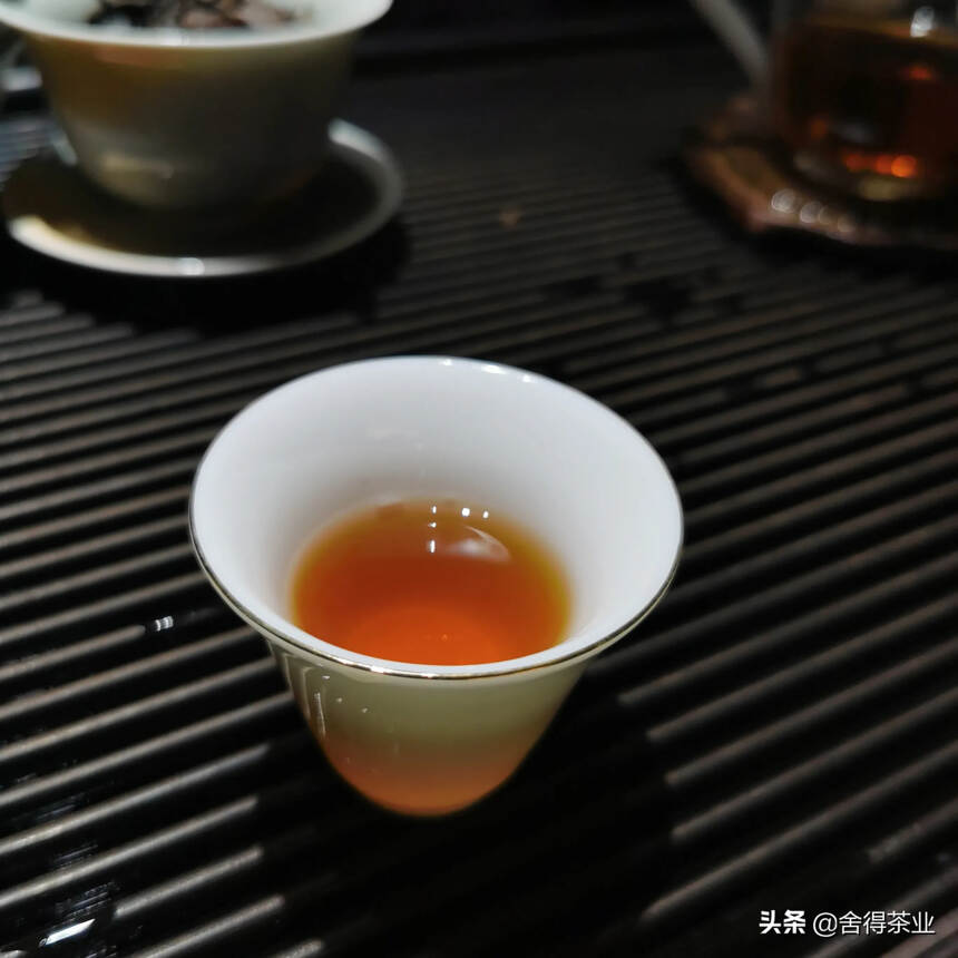 02年班章生态茶，选用老班章茶区生态茶古树茶原料，内
