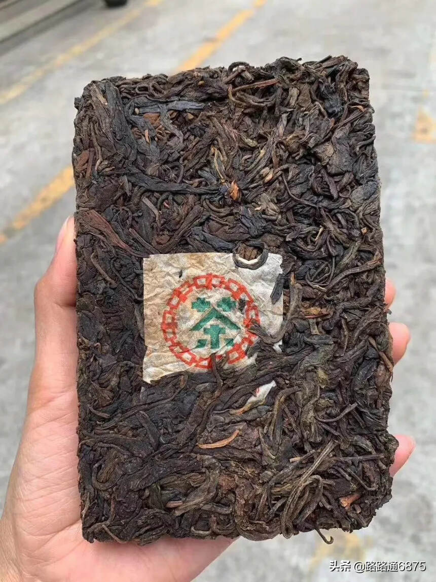 2002年野生班章王茶砖#茶生活# #喝茶# #茶#