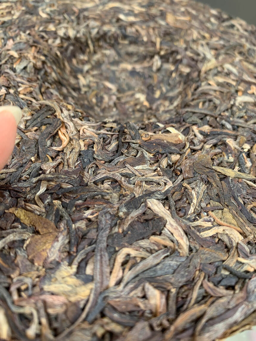 布朗山臻品岩韵
茶之自然味，臻选在有机
于云南深山中