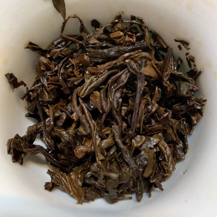 90年代宋聘红印生茶，陈香药香老生茶。陈茶