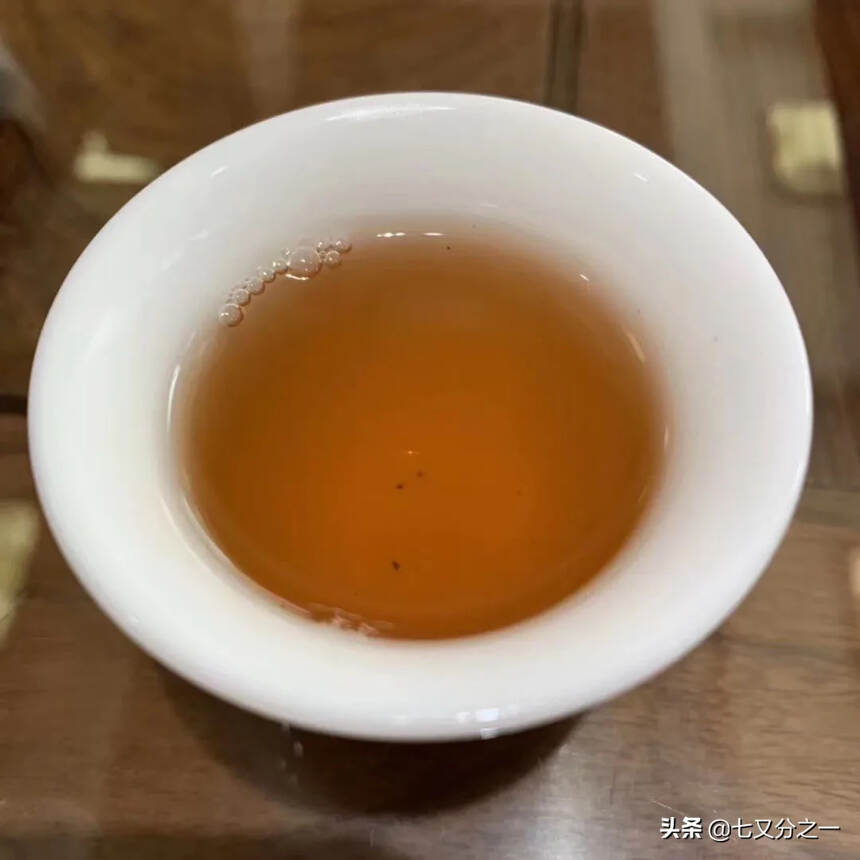 06年鸿泰昌生茶砖，一件20包，一包4片！烟香浓郁，