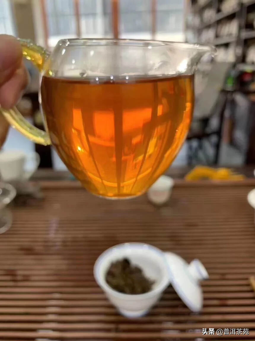 2005年 临毫沱茶，精选临沧大叶种为原料，沱型工整