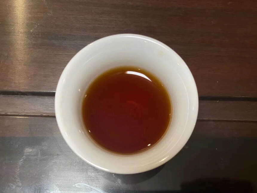 2003年兴海茶厂熟茶
班章宫廷普饼，里外一口料
甜