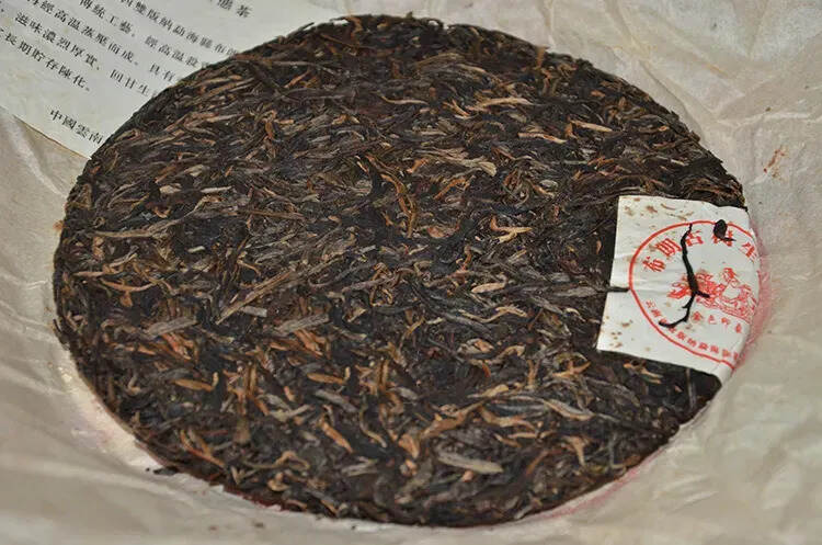 2004年布朗古树生态茶，精选勐海布朗山古树原料，口