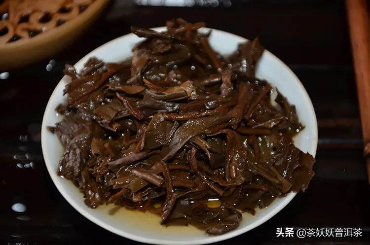 90年代老生沱，班章茶料，条索肥壮韧性足，口感饱满，