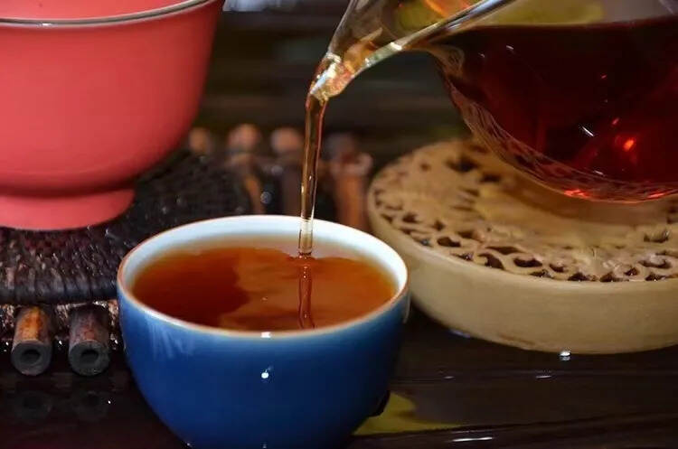 喝点九十年代樟香老熟茶#茶生活# #喝茶# #茶#
