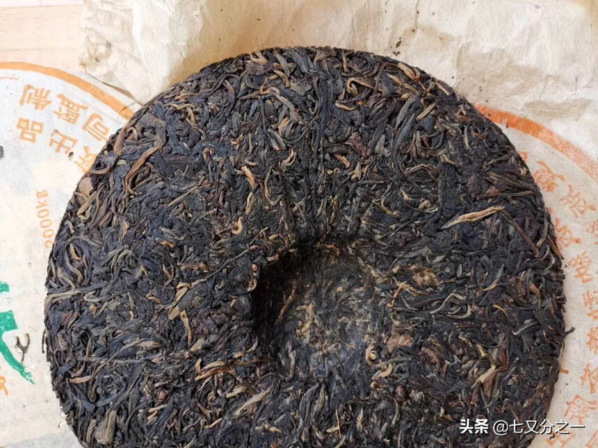 04年版纳银毫饼生茶，象树出品！纯干仓，原料来源于勐