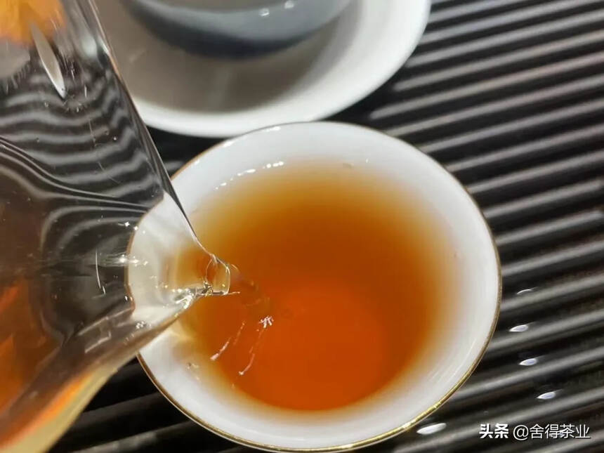 07年广州土产茶叶公司监制青沱，勐海大叶种原料，沱型