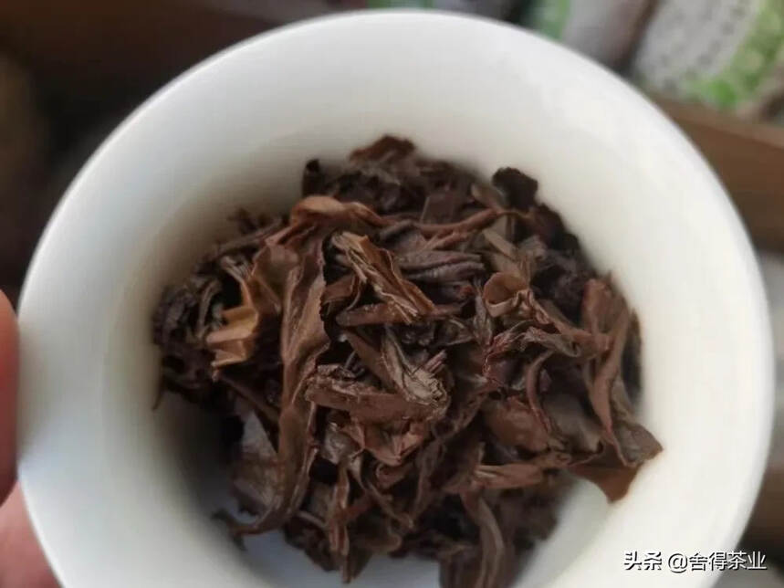 07年广州土产茶叶公司监制青沱，勐海大叶种原料，沱型